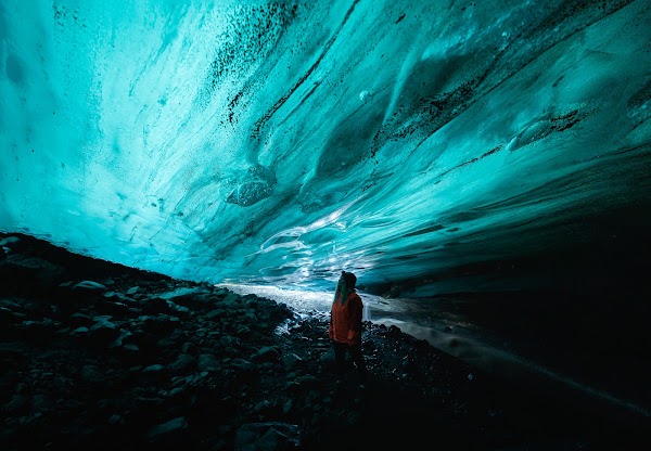 Crystal Blue Ice Cave Tours Glacier Lagoon- Troll.is meeting point