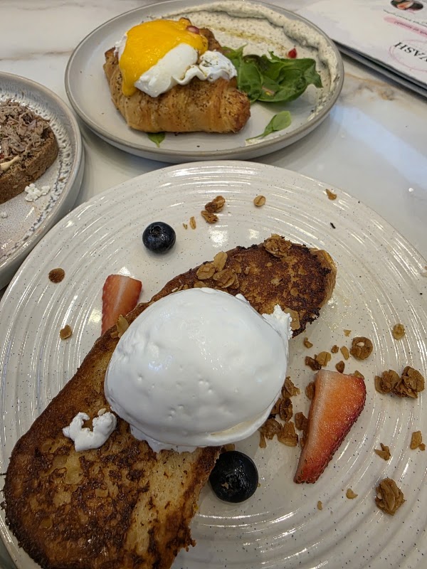 Lavash Cafe & All day Breakfast - Dubai 4