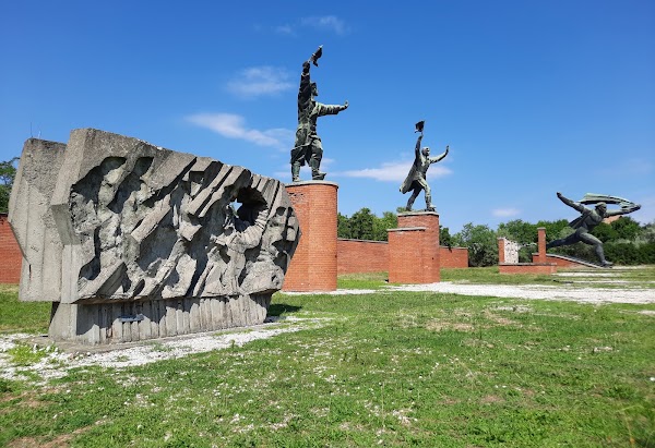 Memento Park - Statues from the Communist Dictatorship 5