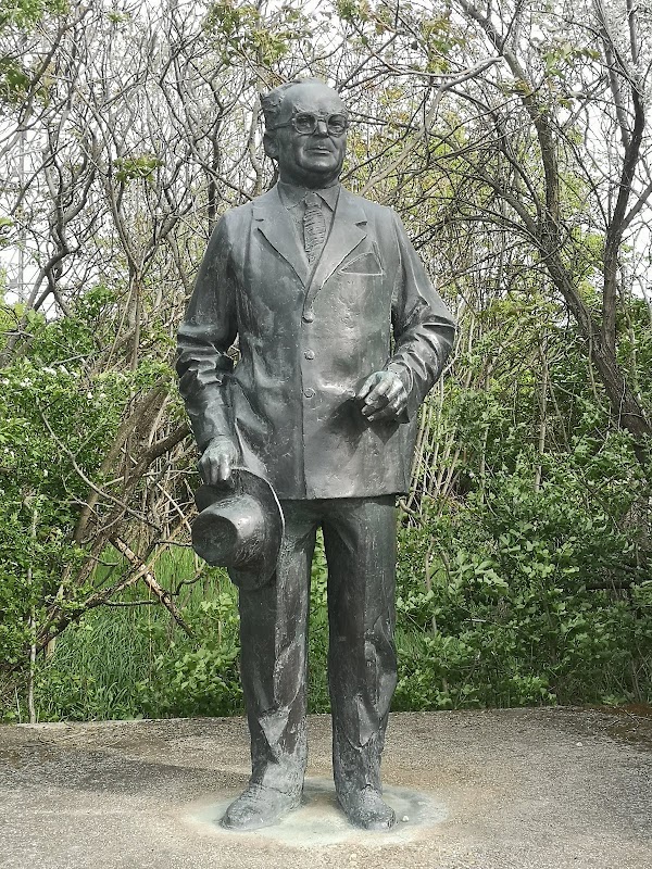 Memento Park - Statues from the Communist Dictatorship 3