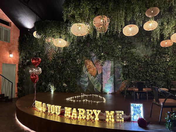 Park Street Warehouse - Restaurant & Pub 3