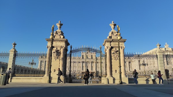 Royal Palace’s Ledge Viewpoint