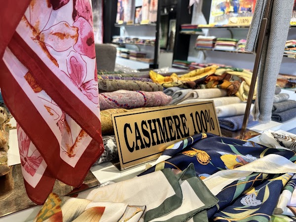 Cashmere hut Hoi An 2