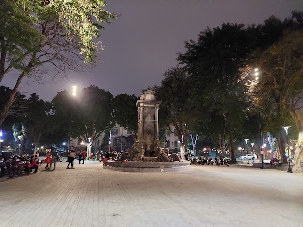 Phố Lý Thái Tổ 1