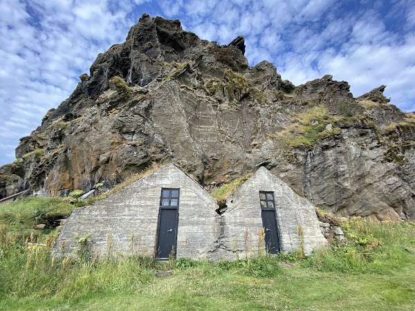Drangurinn í Drangshlíð 2