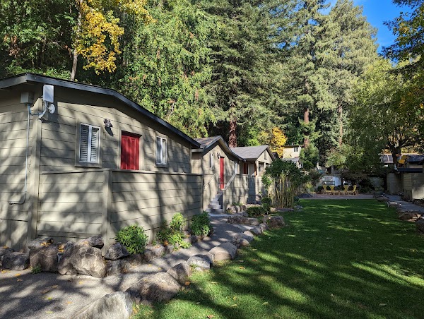 Cottages On River Road