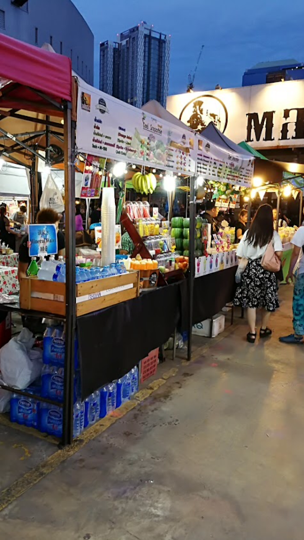 Sampheng Market