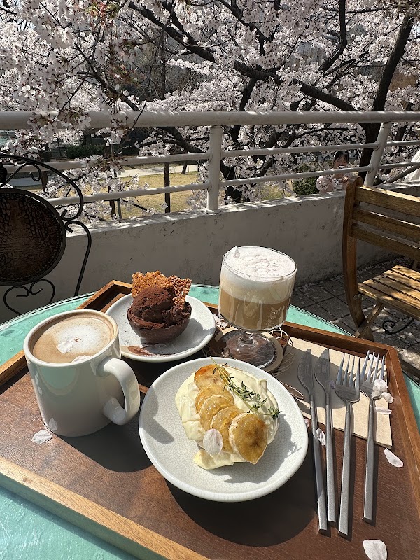 Yeonnamdong Cherry Blossom House 2