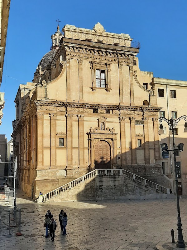 Piazza Bellini 5