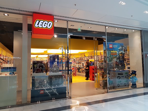 The LEGO® Store Paris So Ouest 1
