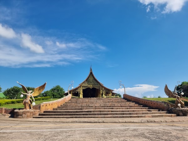 Wat Sirindhorn Wararam Phu Phrao 4