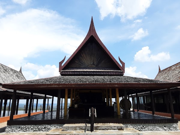 Wat Sirindhorn Wararam Phu Phrao 3