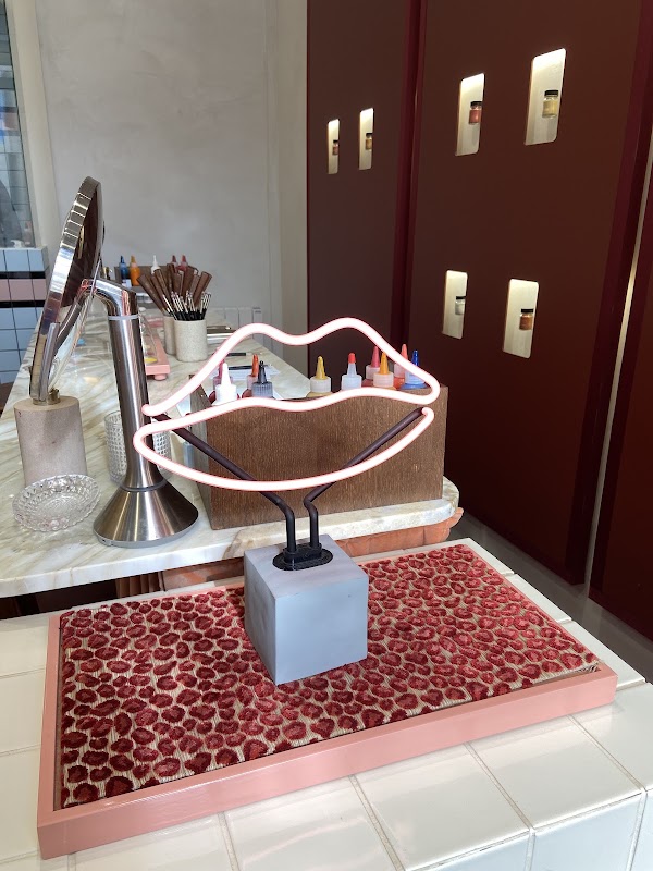 Bâton Rouge Paris 2