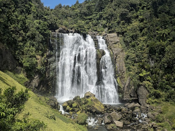 Marokopa Falls 1
