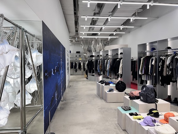 무신사 엠프티 압구정 베이스먼트 (Musinsa Empty Apgujeong Basement)