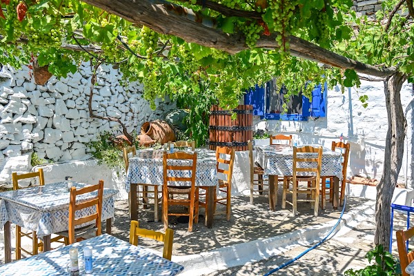 Loukas Taverna 1