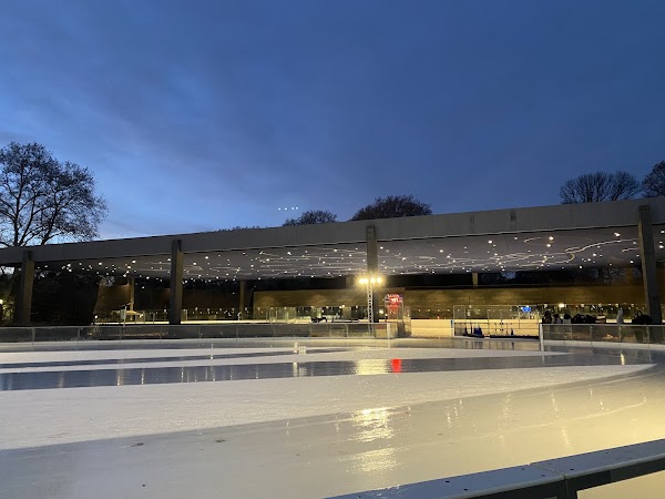 LeFrak Center at Lakeside 3