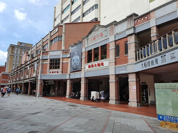 Section 1, Dihua Street 4