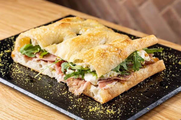 Stretto Pizzeria Romana 5