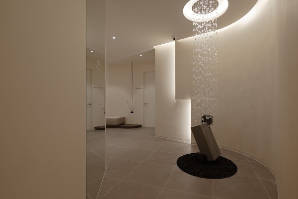 Val:U Skin clinic Myeongdong: English, Chinese, Japanese Support Cosmetic Dermatology Care 4
