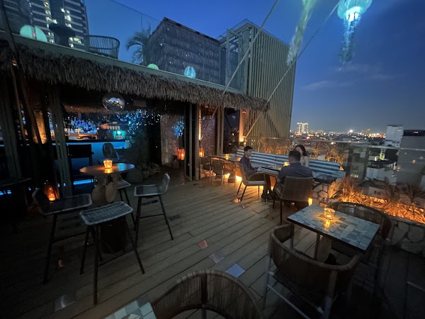 Bar Dinh Rooftop Lounge 2