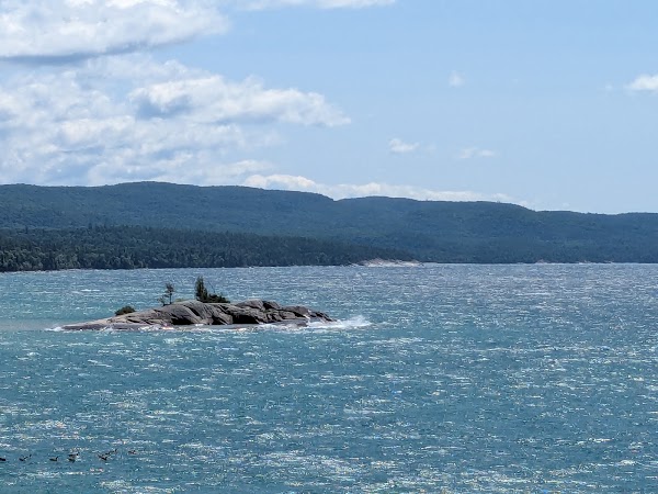 Trail to Bathtub Island