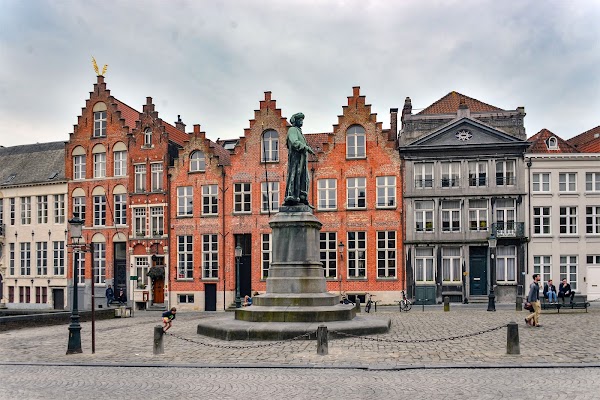 Jan van Eyckplein 1