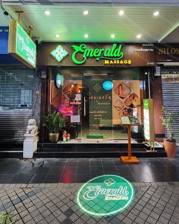 Emerald Massage 1