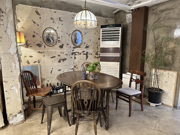 Cafe Armoire