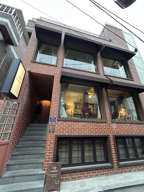Cafe Armoire 4