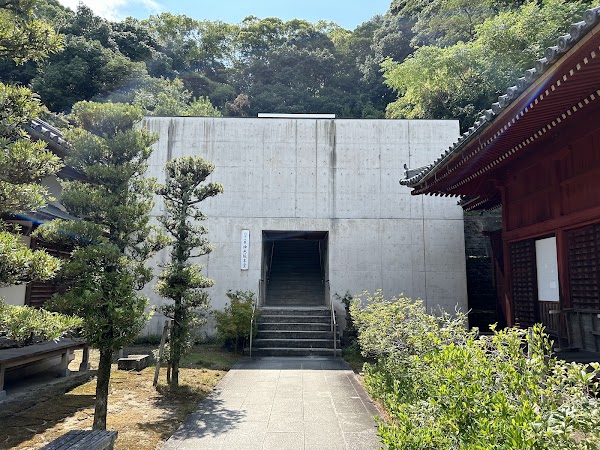Jinnein Temple 1