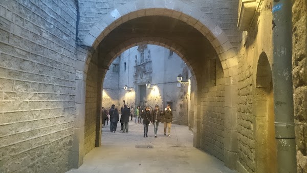 Plaça de Sant Felip Neri 5