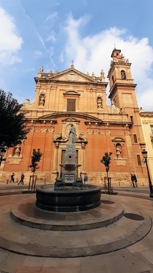 Plaça de Sant Felip Neri 2