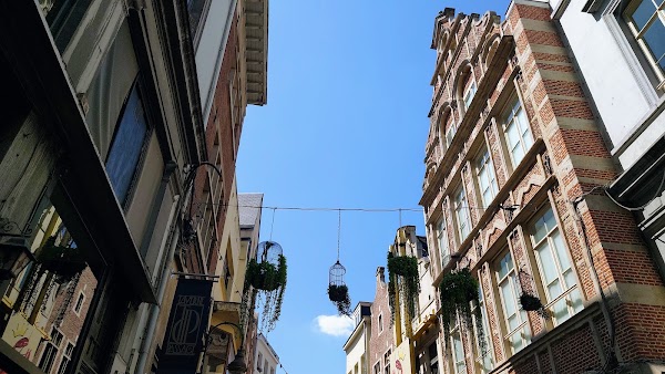 Rue des Bouchers 2