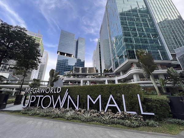 Uptown Mall Upper Ground Floor Dancing Fountain