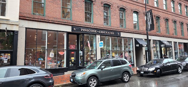 Pinecone+Chickadee