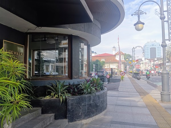 Sidewalk Restaurant 1
