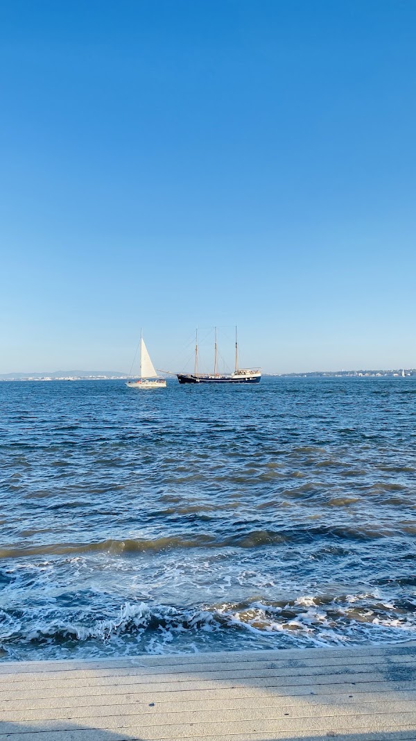 Avenida Ribeira das Naus 4