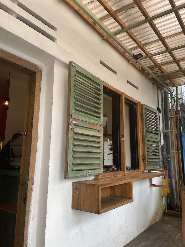Toko Kopi Jaya, Klojen 1