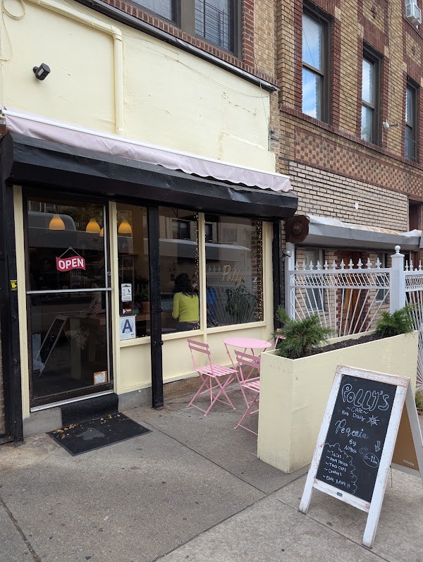 Polly's Cafe 4