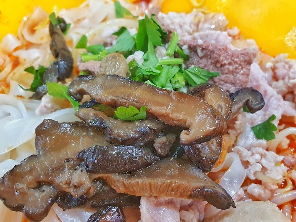 Yit Thong Mushroom Minced Meat Noodle 3