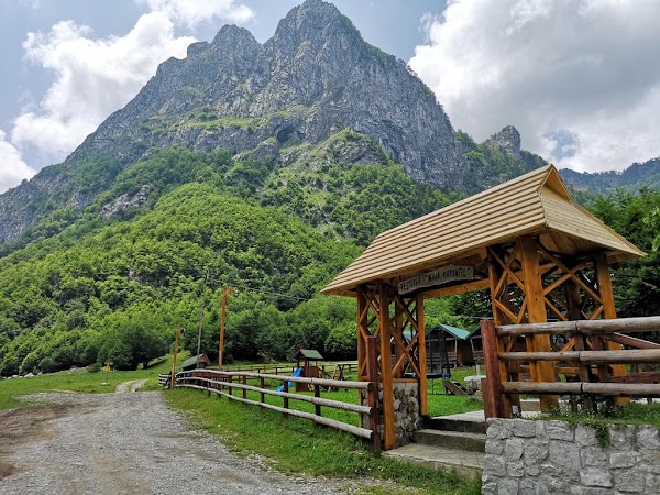 Katun Maja Karanfil