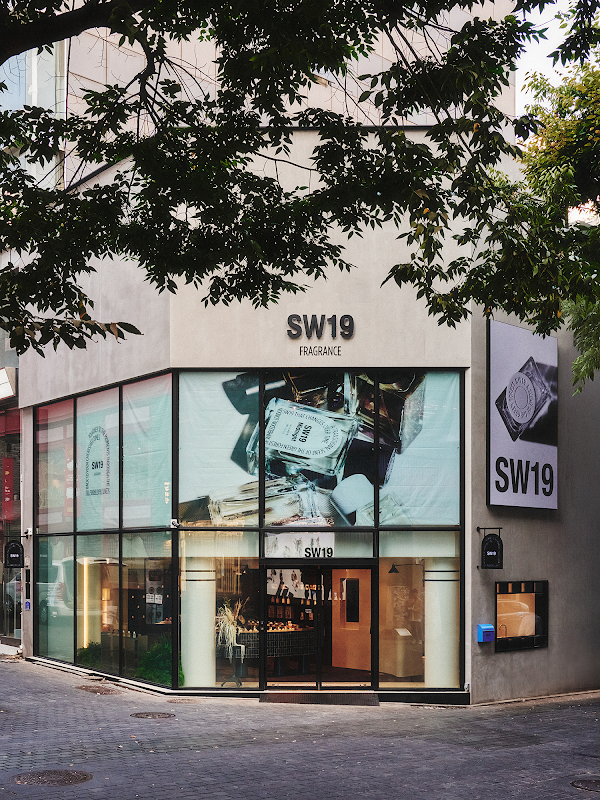 SW19 Myeongdong