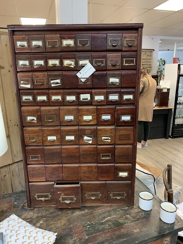 Castle Antiques & Cafe 3