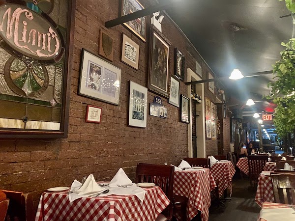 Mimi's Restaurant and Piano Bar 3