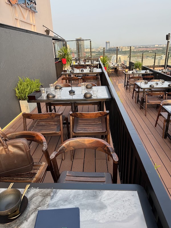 Saigon Grill Bason 1