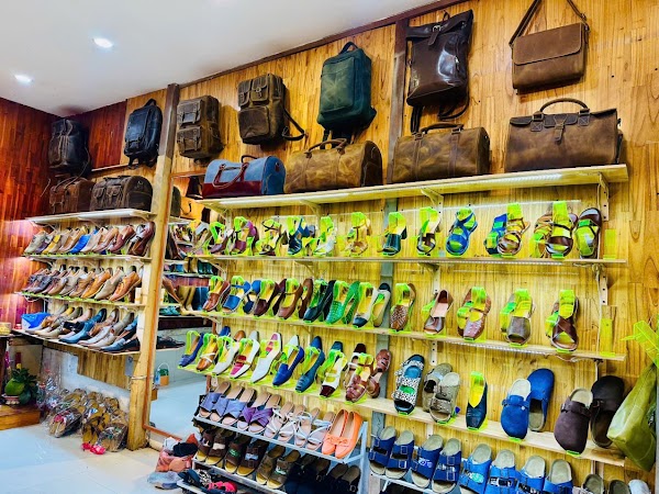 Mia Leather Shop 5