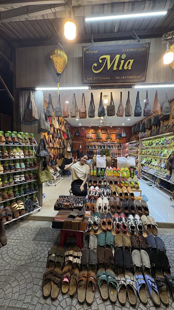 Mia Leather Shop 3