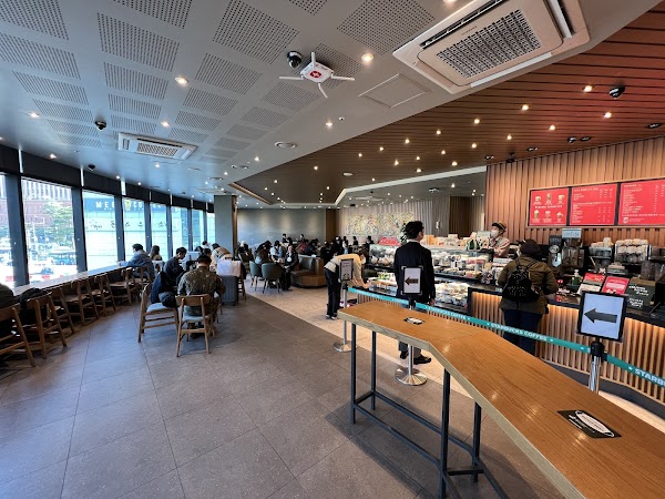 Starbucks - Seoul Station 1