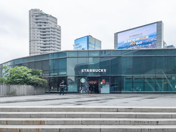 Starbucks - Seoul Station 4